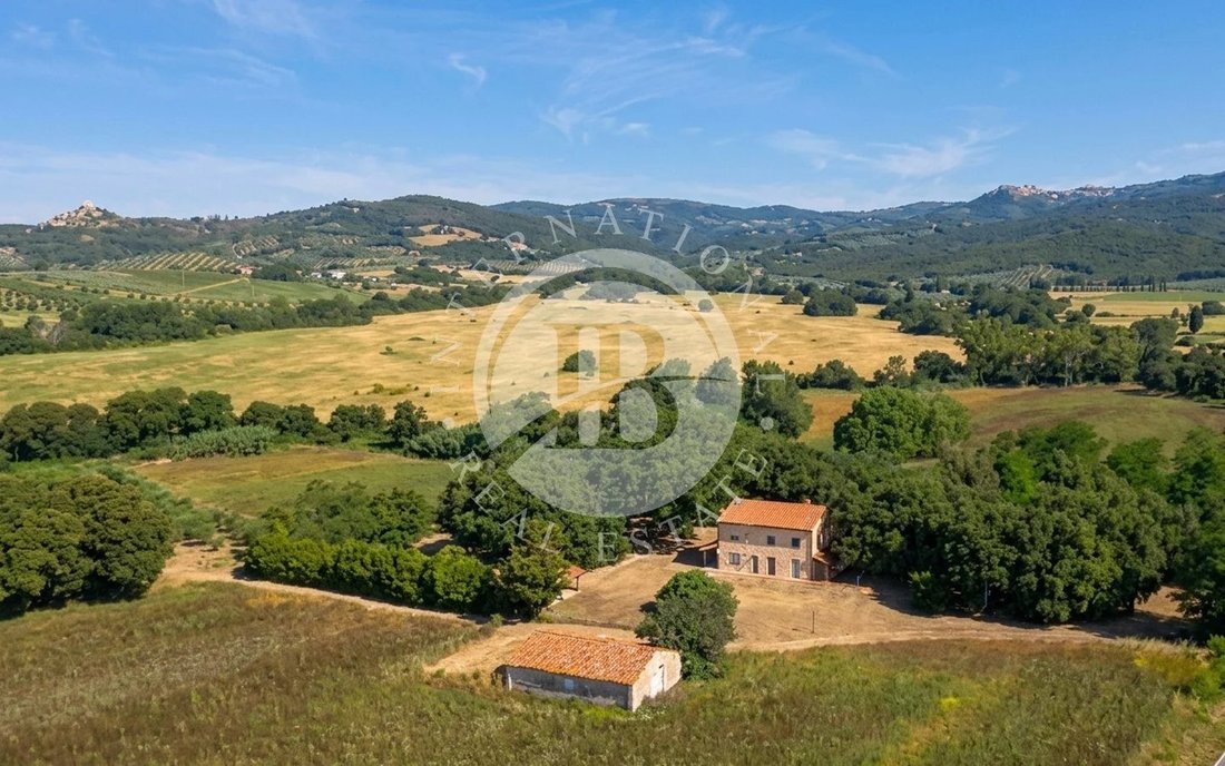 Villa in Roccastrada, Tuscany, Italy 1 - 18763110