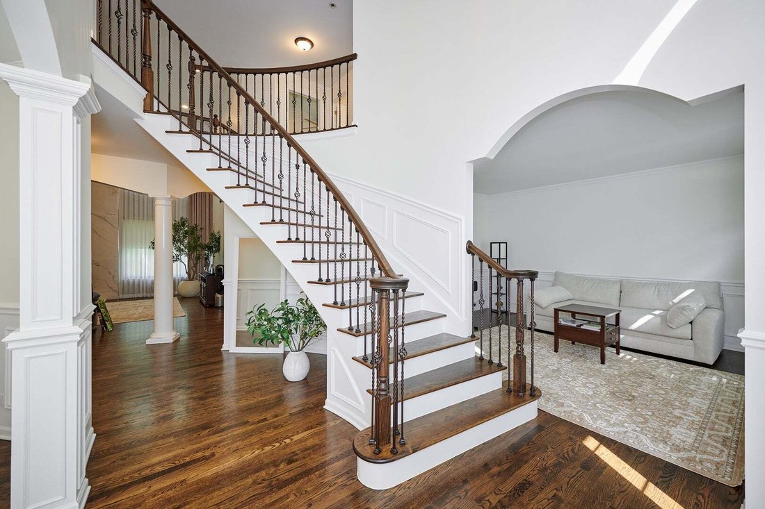 Casa a Streamwood, Illinois, Stati Uniti 2 - 18765111