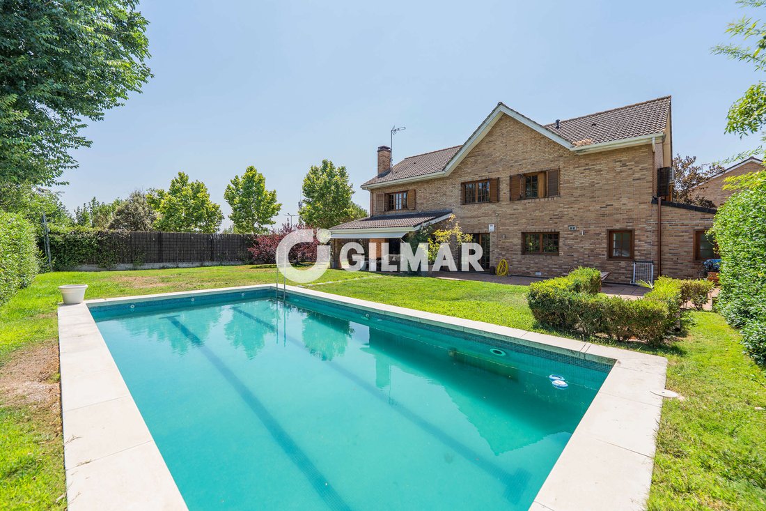 Villa in La Moraleja, Alcobendas, Comunidad de Madrid 1 - 18436178