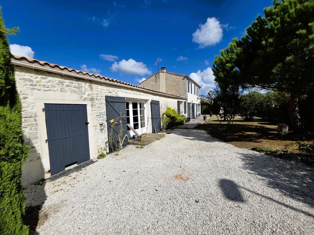 Farm Ranch in Dolus-d'Oleron, Neu-Aquitanien, Frankreich 2 - 18763026