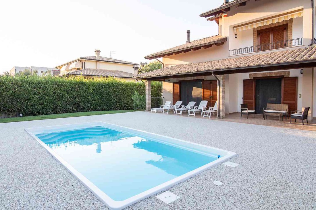 Villa in Collecorvino, Abruzzo, Italy 2 - 18436406
