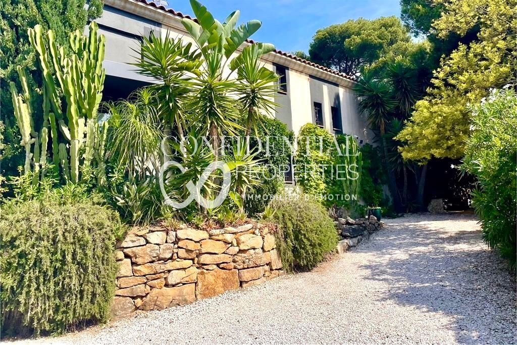 Villa in Sanary-sur-Mer, Provence-Alpes-Côte d'Azur, France 3 - 15946513