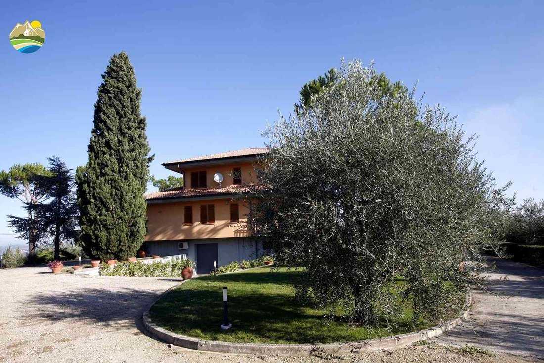 Villa à Notaresco, Abruzzes, Italie 3 - 17050646