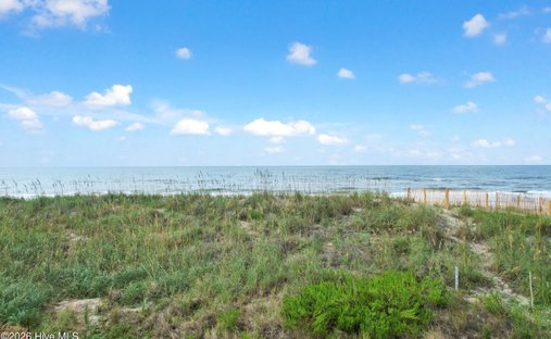 Terrain à Oak Island, Caroline du Nord, États-Unis 1