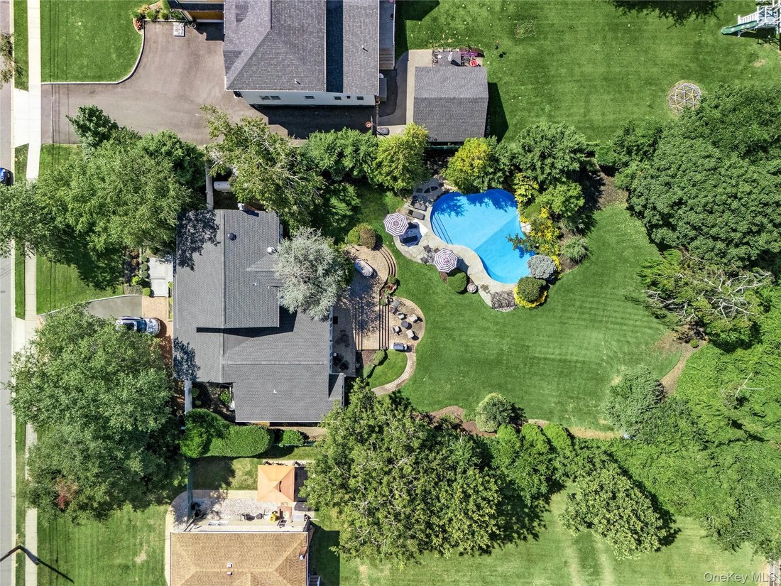 House in Massapequa, New York, United States 3 - 18765275