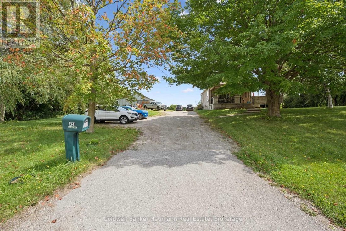 House in Guelph, Ontario, Canada 2 - 18763468