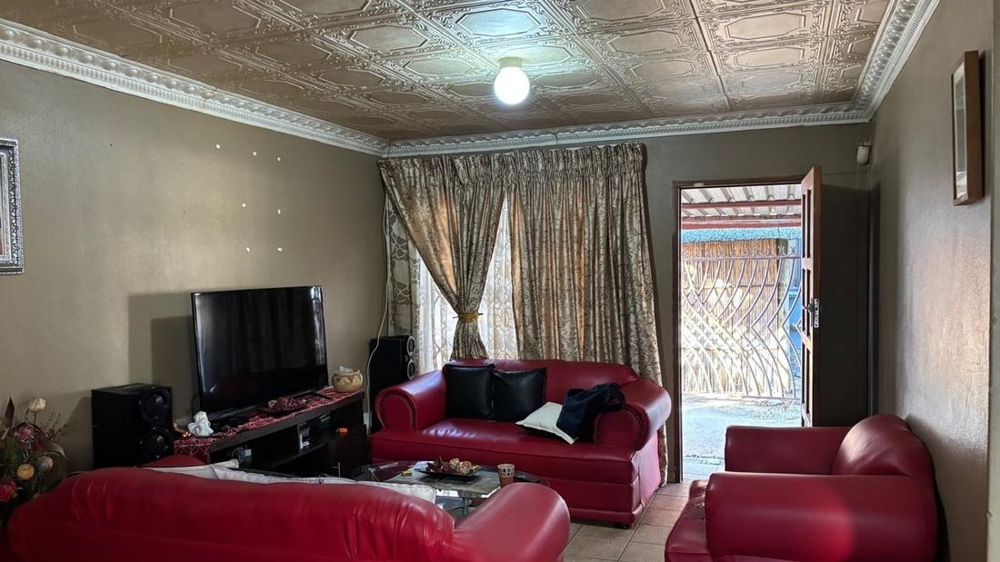 House in Tlhabane West, North West, South Africa 5 - 18763431