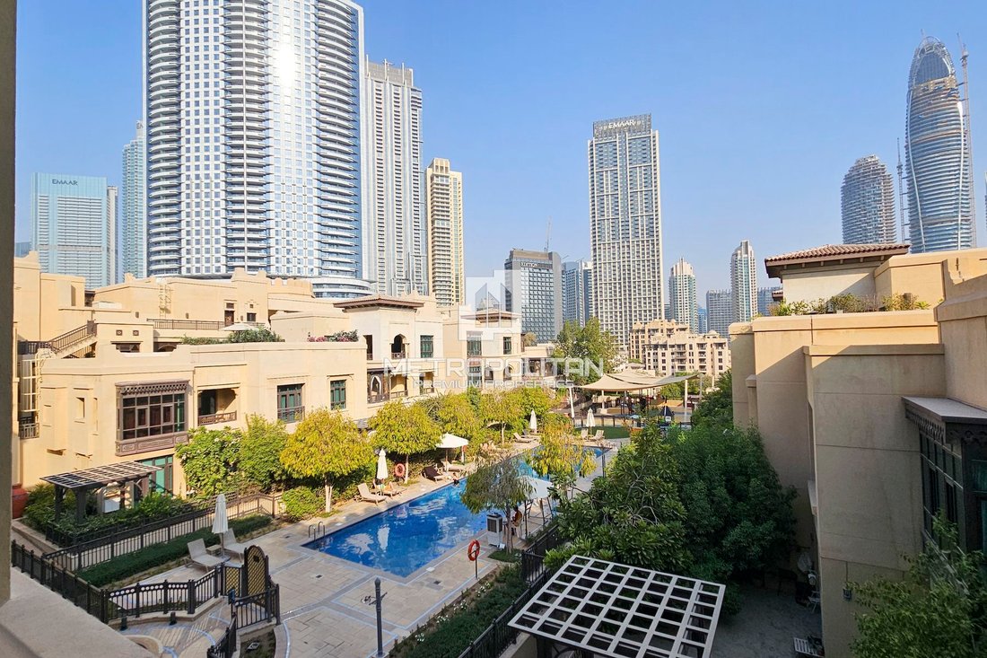 Apartment in Downtown Dubai, Dubai, United Arab Emirates 2 - 18709444