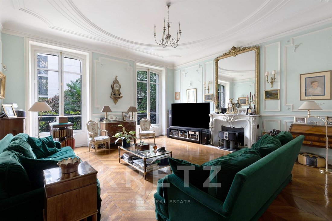 Apartment in Mairie, Paris 8e Arrondissement, Paris 5 - 17291526