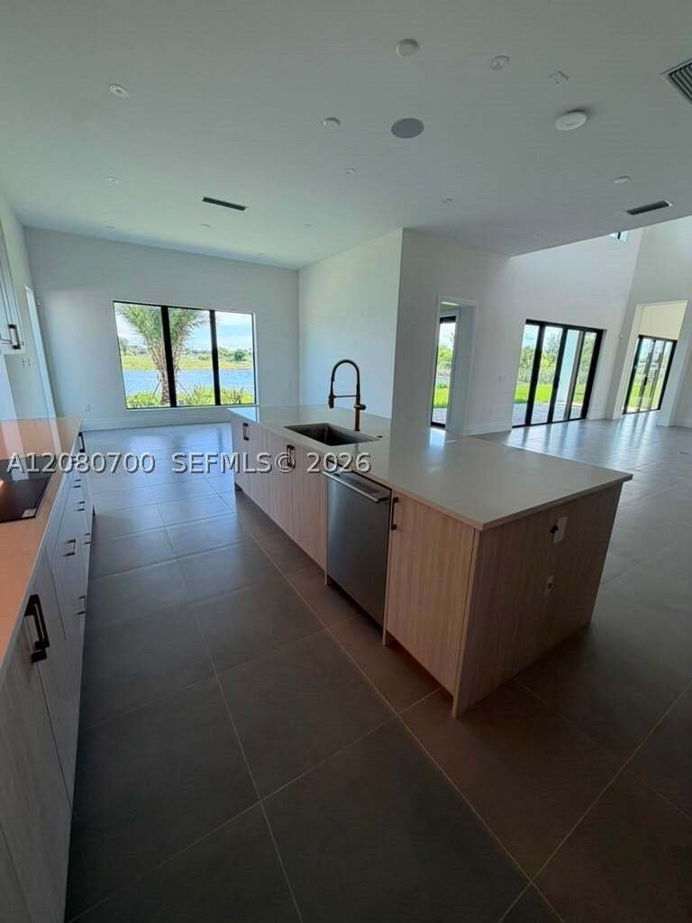 Casa en Hialeah, Florida, Estados Unidos 4 - 18764508