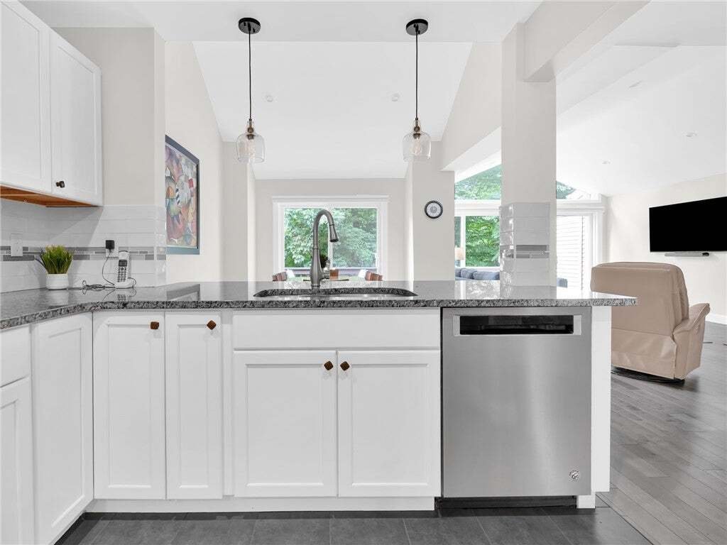 Condo in East Greenwich, Rhode Island, United States 3 - 18763908