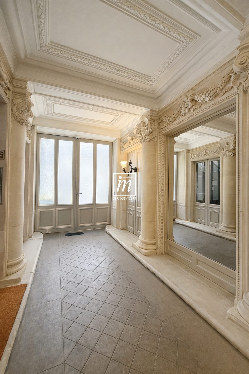 Apartment in Elysées-Madeleine, Paris 8e Arrondissement, Paris 5 - 18766307