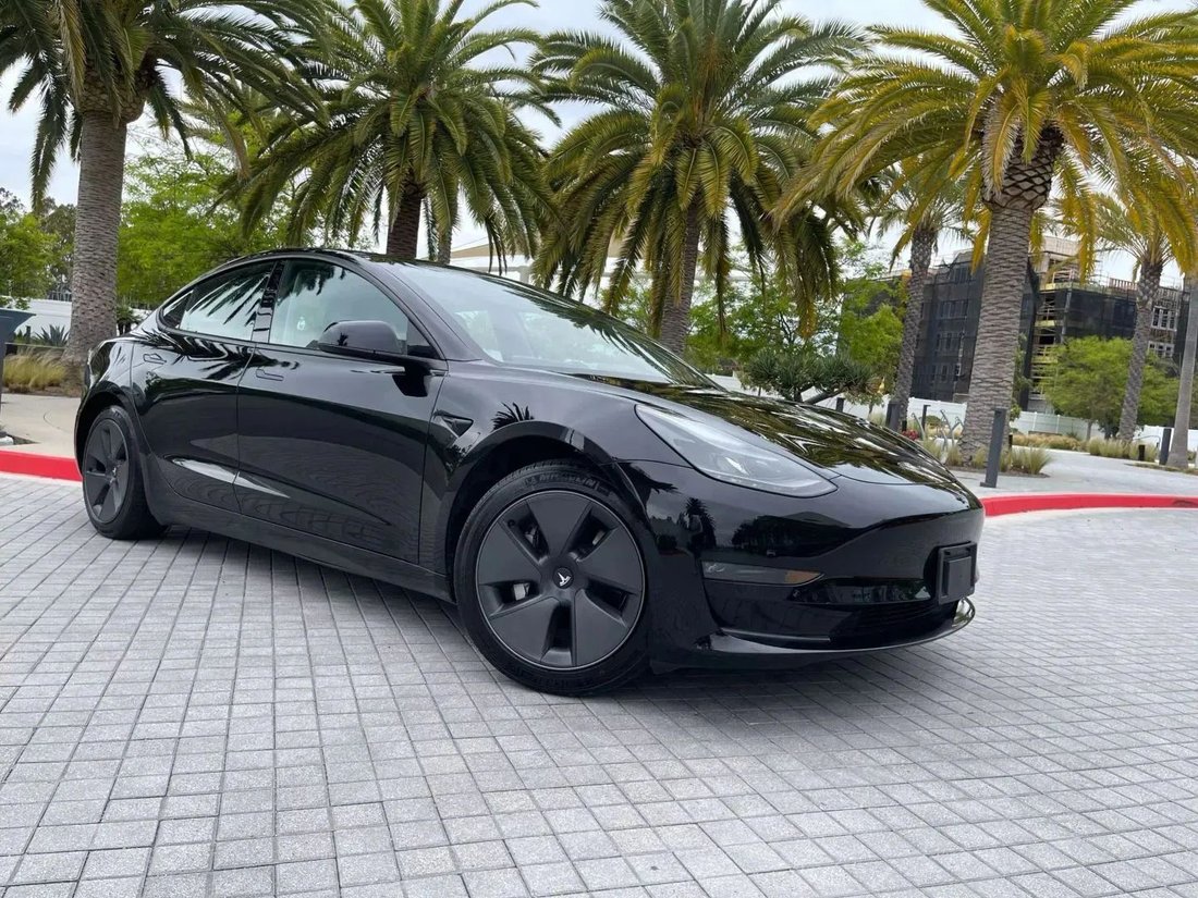 Sedan in Riverside, CA, United States 2 - 18762910