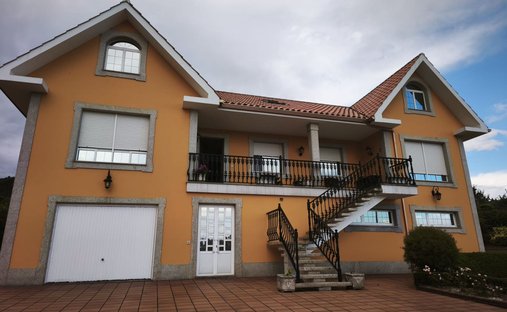 House in Naron, Galicia, Spain 1