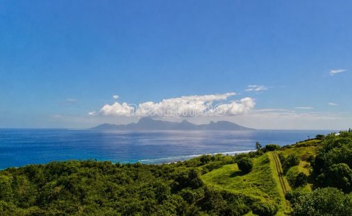 Land in Punaauia, Inseln über dem Winde, Französisch-Polynesien 1