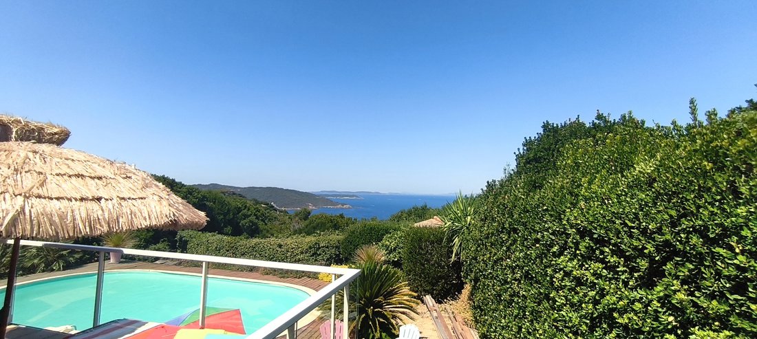 Villa in Hyeres, Provence-Alpes-Côte d'Azur, France 1 - 18765416