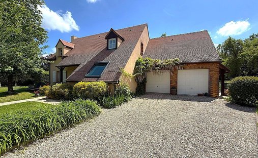 Maison à Montfort-l'Amaury, Île-de-France, France 1