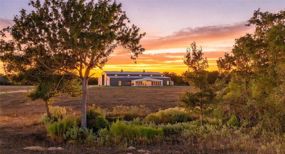 House in Waelder, Texas, United States 1 - 16589886