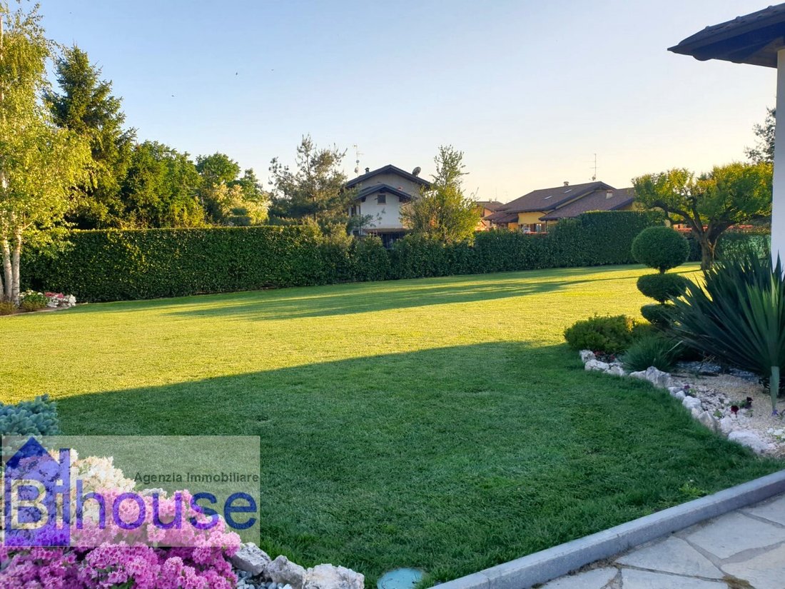 Villa in Cossato, Piedmont, Italy 4 - 18602874