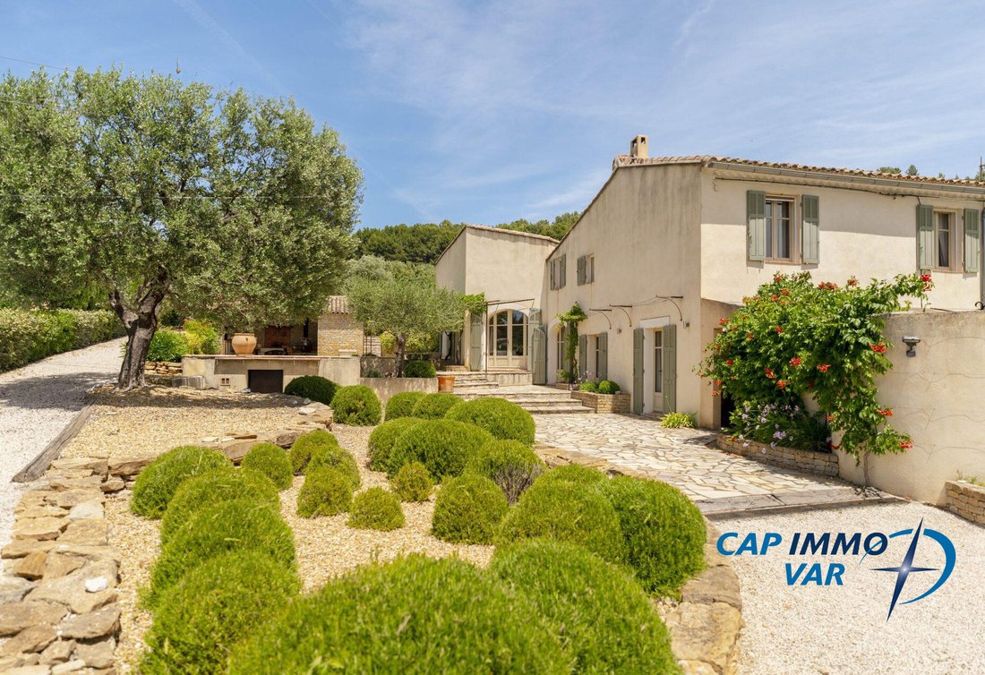 Villa in La Cadiere-d'Azur, Provence-Alpes-Côte d'Azur, France 2 - 18171640