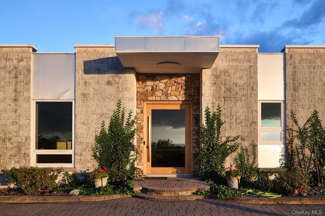 House in Wallkill, New York, United States 1 - 16980913