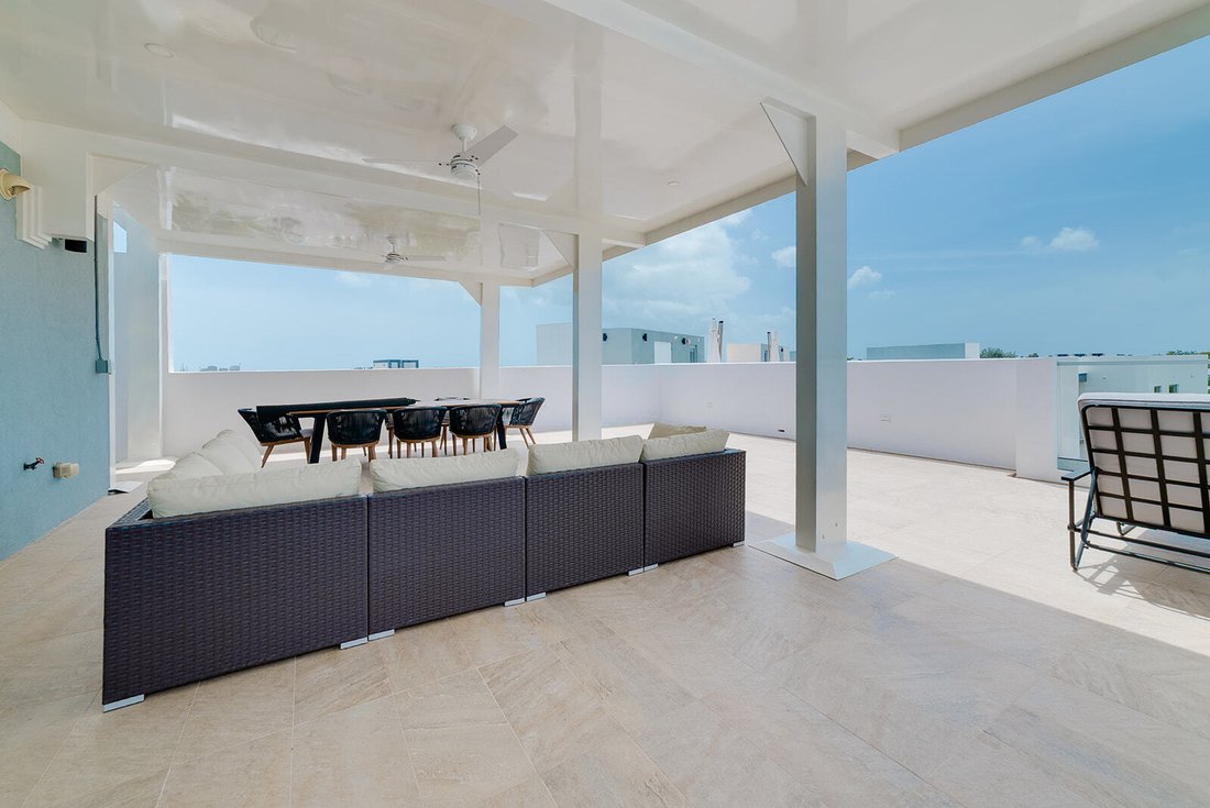 House in George Town, George Town, Cayman Islands 1 - 18763073