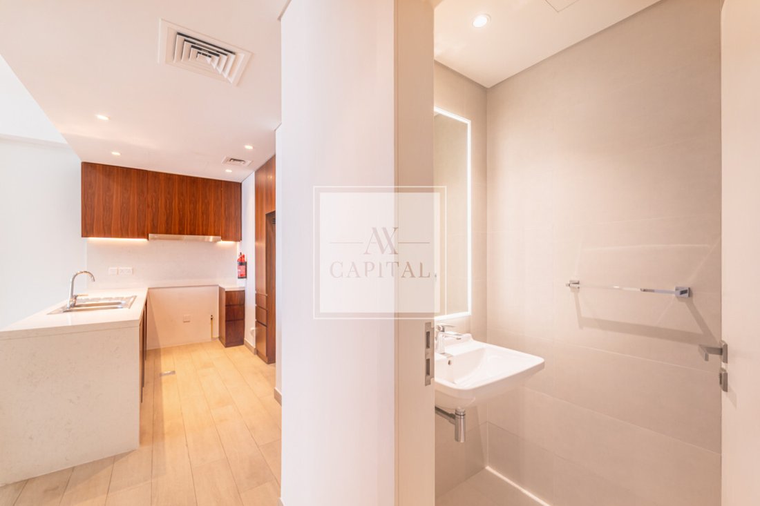 Apartment in Jumeirah, Dubai, United Arab Emirates 5 - 18763254