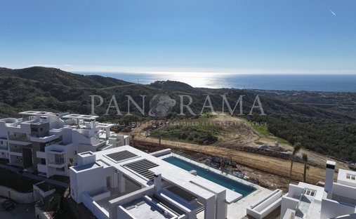 Penthouse in Elviria-Cabopino, Marbella, Spain 1