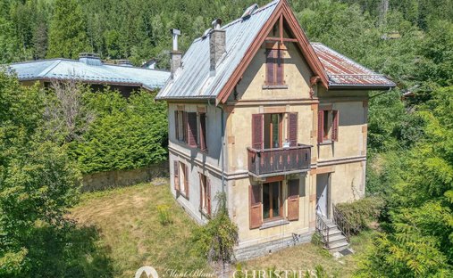House in Chamonix-Mont-Blanc, Auvergne-Rhône-Alpes, France 1