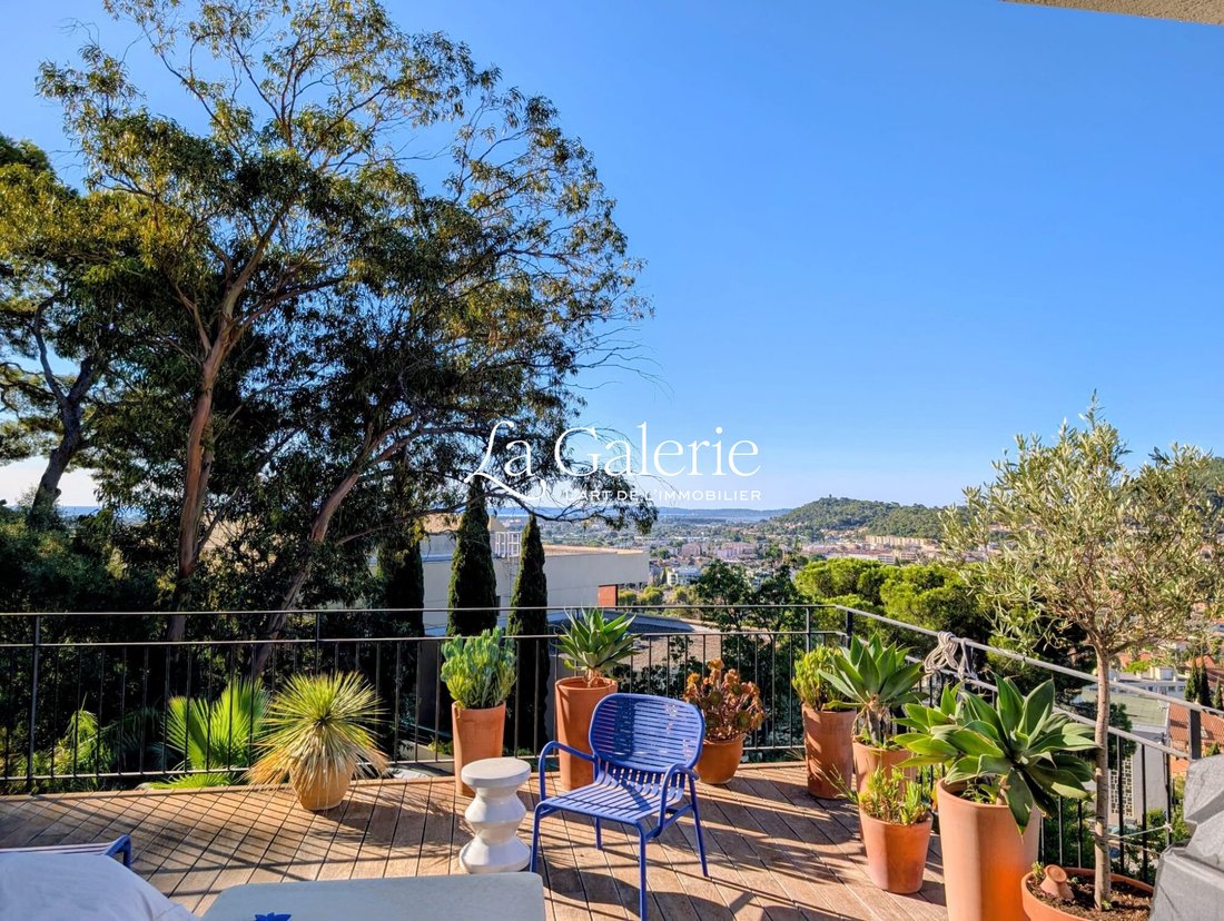 Villa a Hyères, Provenza-Alpi-Costa Azzurra, Francia 1 - 18496252