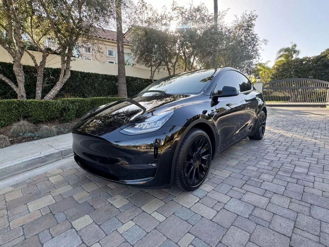 Suv in Riverside, CA, United States 2 - 18762895