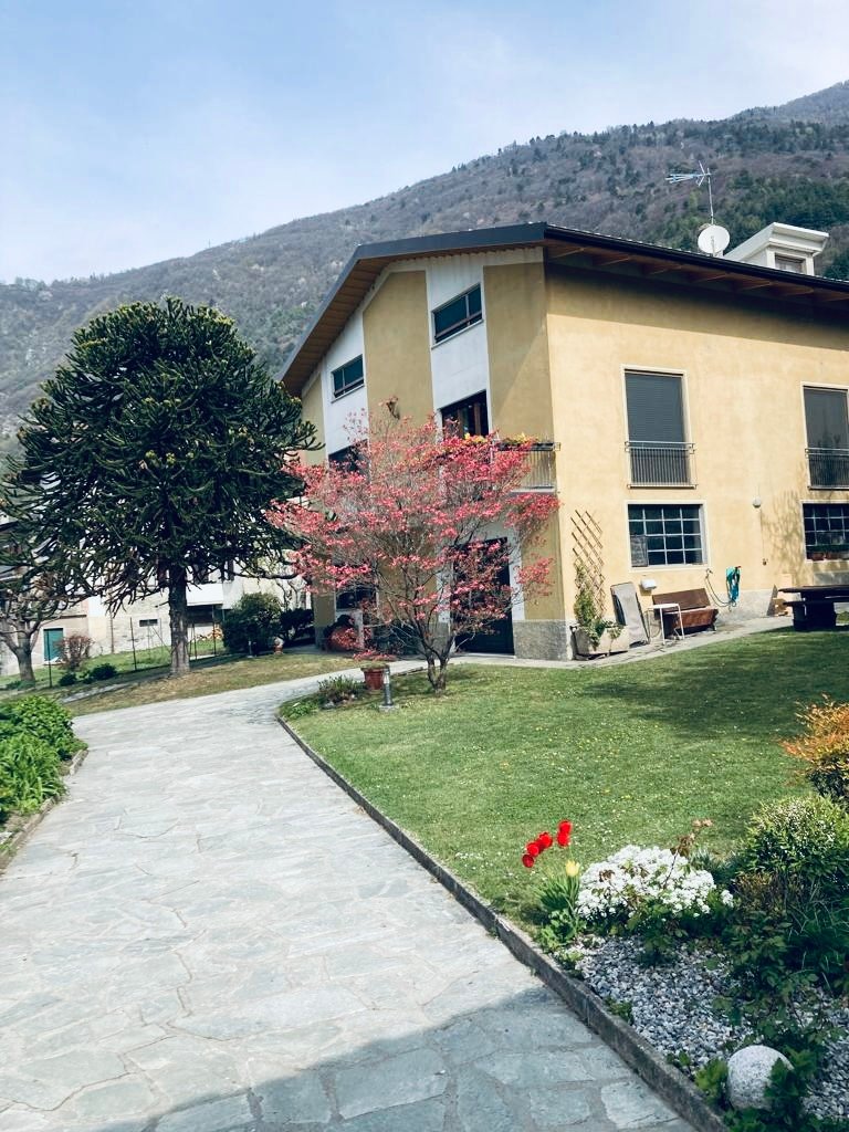Villa in Dubino, Lombardei, Italien 1 - 15436204