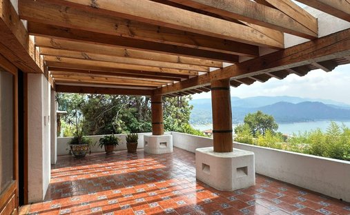 House in Valle de Bravo, State of Mexico, Mexico 1