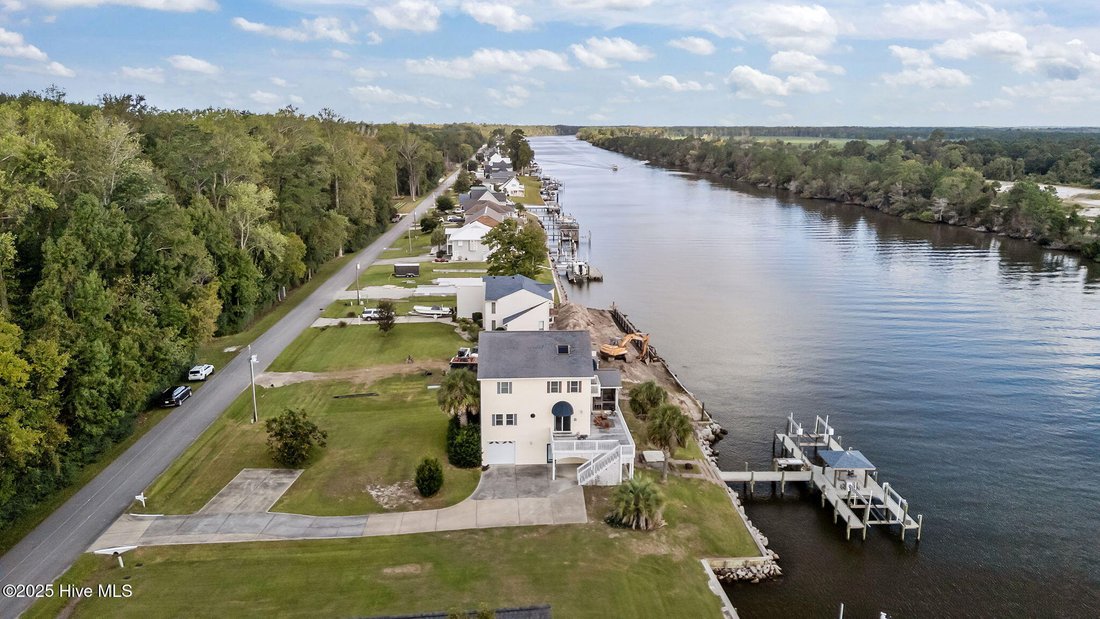 House in Newport, North Carolina, United States 2 - 18762012