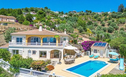 Country House in Arenas, Andalusia, Spain 1