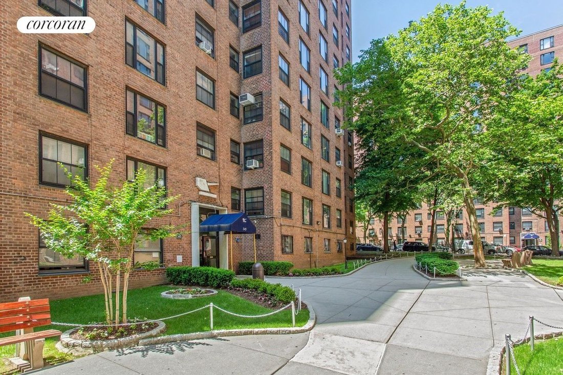 Co Op in New York, New York, United States 2 - 18763506