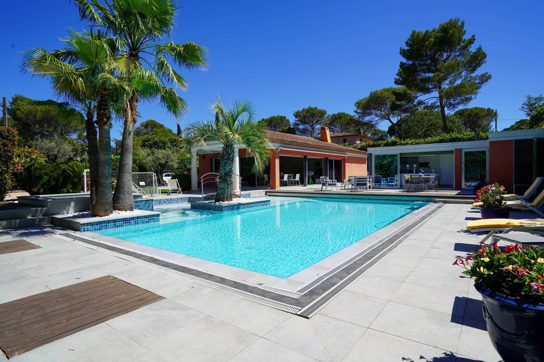 Villa à Mougins, Provence-Alpes-Côte d'Azur, France 1 - 18415020