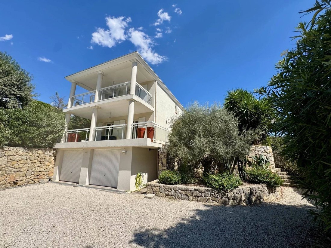 House in Mougins, Provence-Alpes-Côte d'Azur, France 1 - 18765474