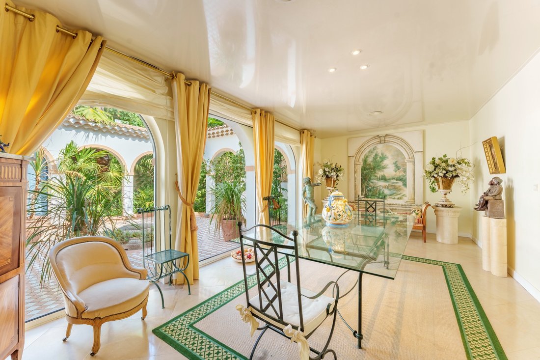 House in Ancien Hôpital, Beziers, France 5 - 18765156