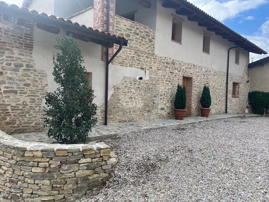 Haus in Monforte d'Alba, Piemont, Italien 2 - 18763258