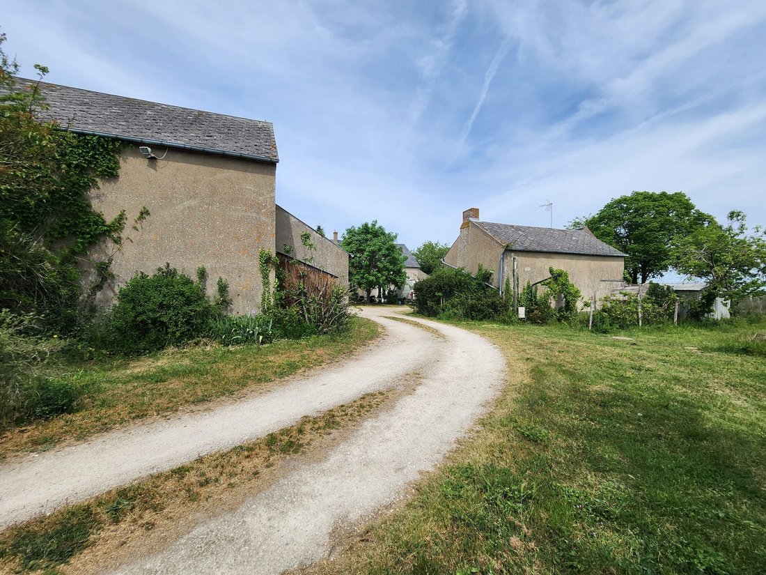 Corps de ferme à Ouvrouer-les-Champs, Centre-Val de Loire, France 3 - 18766404
