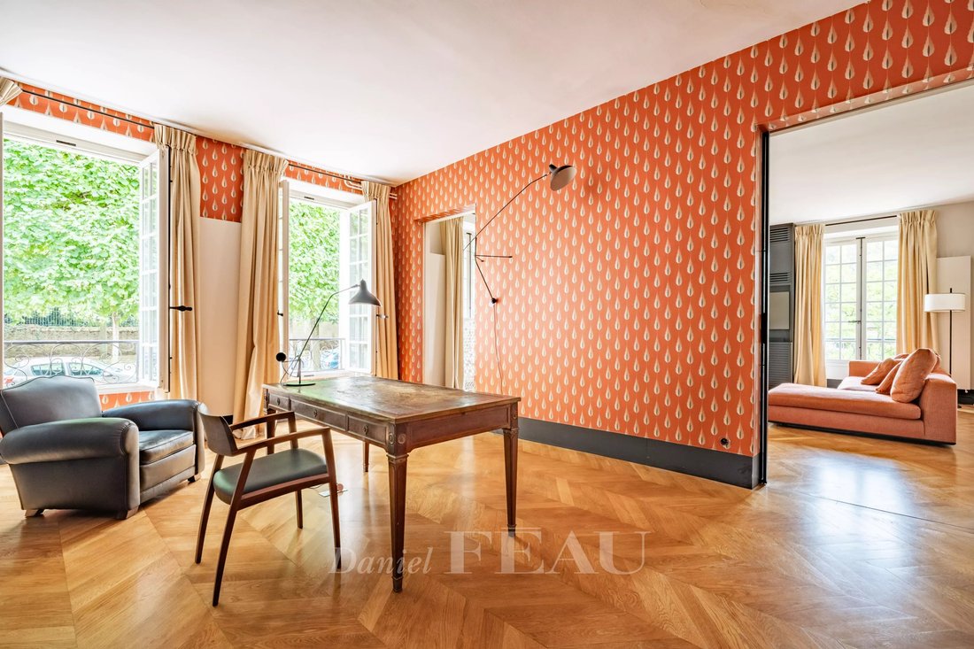 House in Domaine National du Château, Versailles, France 5 - 18763138