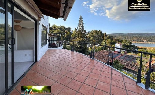 Condo in Valle de Bravo, State of Mexico, Mexico 1