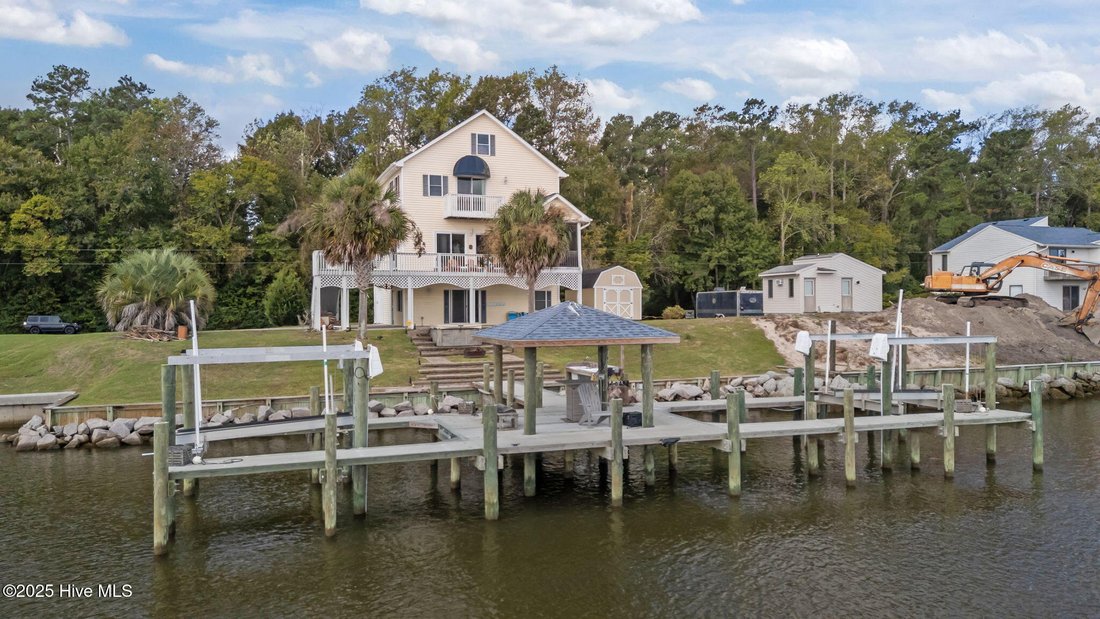 House in Newport, North Carolina, United States 5 - 18762012