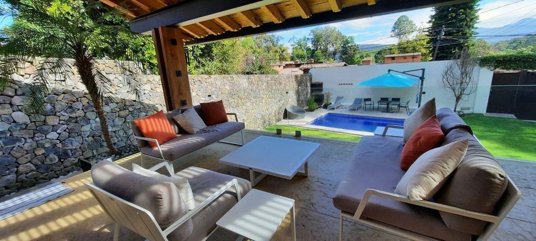 Casa a Valle de Bravo, Stato del Messico, Messico 1 - 18766199