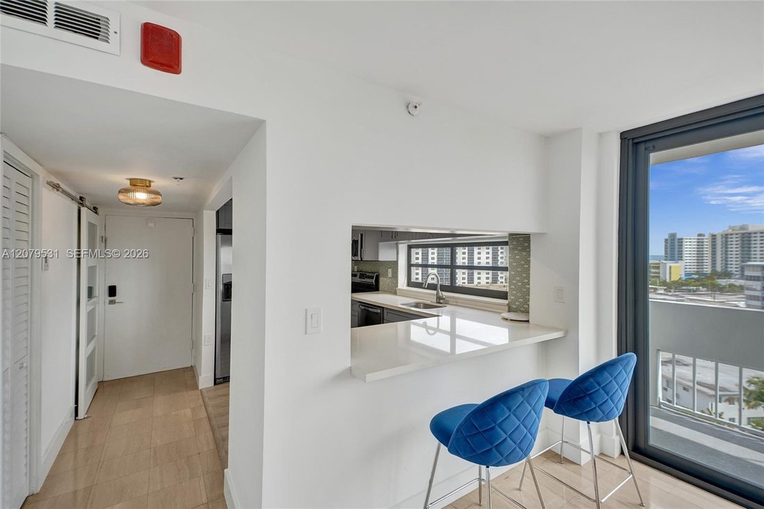 Condo in Miami Beach, Florida, United States 5 - 18765341