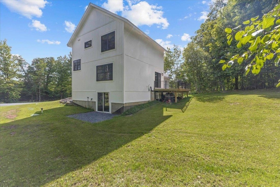 House in Saint Albans City, Vermont, United States 3 - 18766095