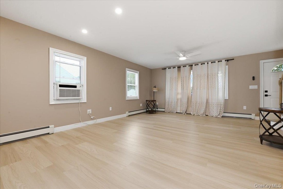 Casa en Wantagh, Nueva York, Estados Unidos 5 - 18763811