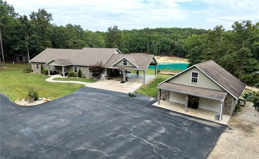 House in Ellsinore, Missouri, United States 1