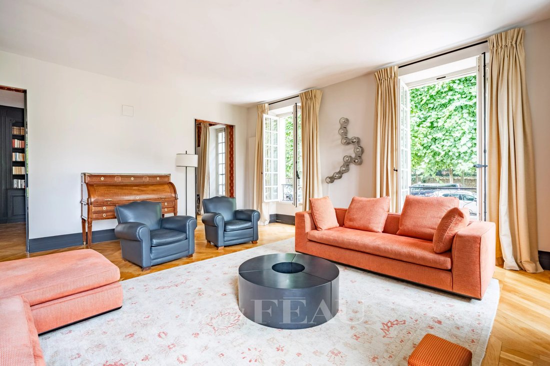 House in Domaine National du Château, Versailles, France 4 - 18763138